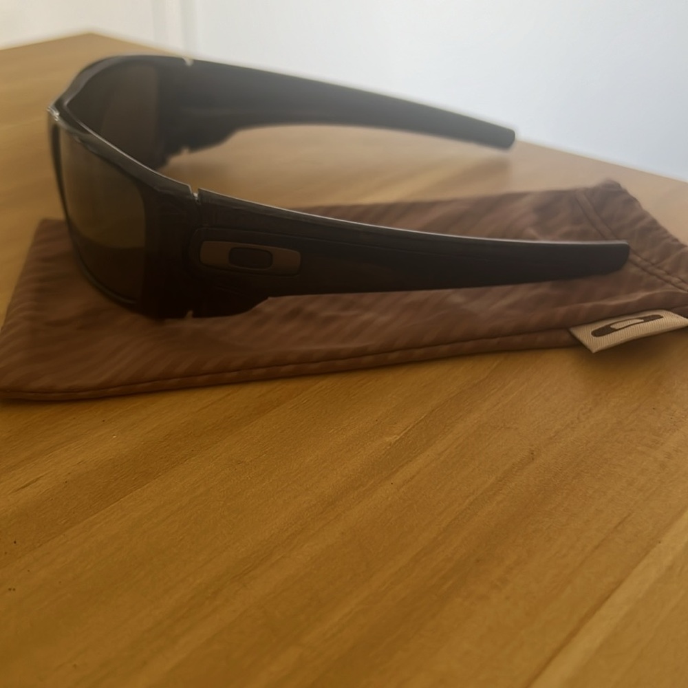 NWOT Oakley sunglasses